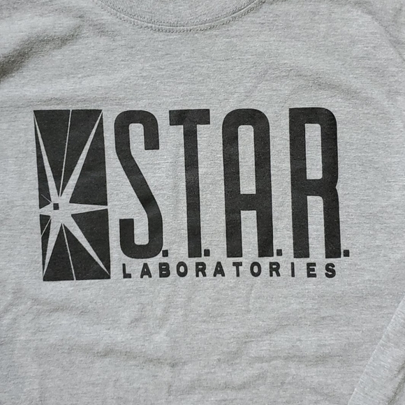 DC Comics Star Labs Long Sleeve Crew Neck T-shirt - Picture 2 of 5